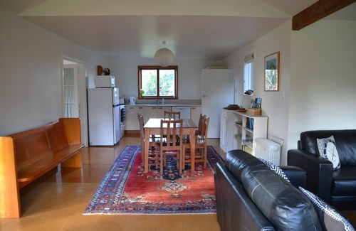 Masons Flat Cottage | Cottage within the magical gardens of Flaxmere