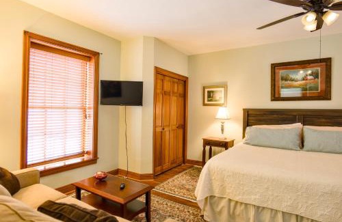 Natchez House | Cotton Alley, Charming 2 Bedroom Retreat in Historic Natchez