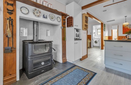 Paynesville House | Cottswold - Ample room for relaxing after a day on the water