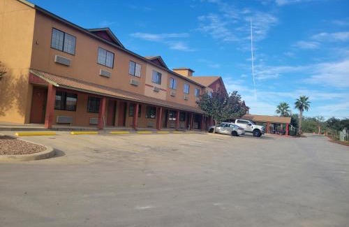 Cotulla Hotel | Cotulla Whitten Inn