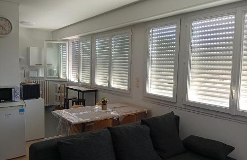 Mazamet Apartment | Coucher de soleil, calme, gros matelas, parking, 2 lits, lave-linge, wifi, netflix