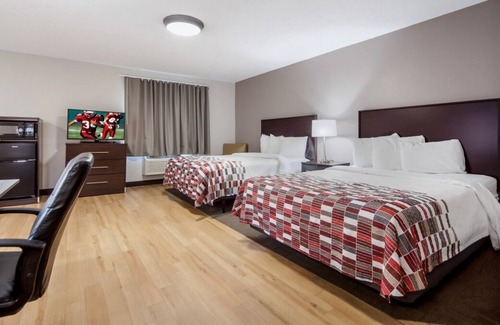 Council Bluffs House | Council Bluffs Experience Like No Other! 3 Homelike Units, FREE Parking!