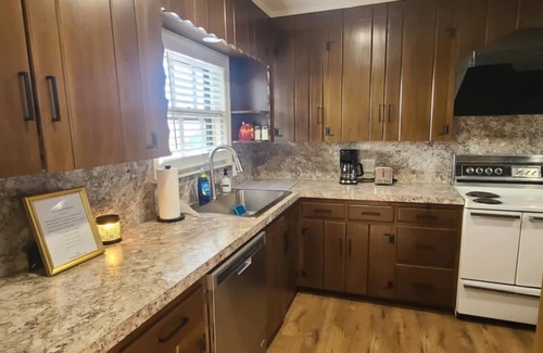 Seymour House | Country 3-bedroom/2 bathroom house with central heat/ac; WiFi