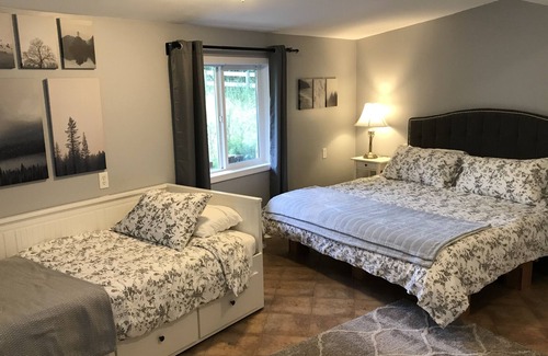 Chilliwack House | Country Barn Home Minutes from the Fraser River and Downtown Chilliwack