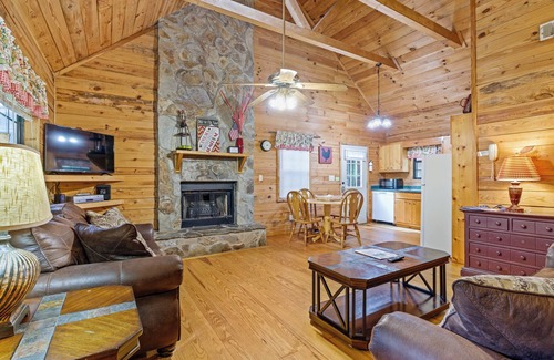 Helen Cabin | Country Charm A – 3rd Night Free! See Details Below.
