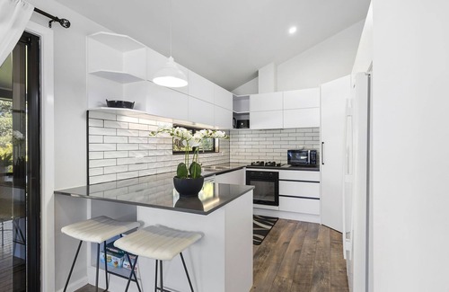 Woolgoolga House | Country Club Retreat