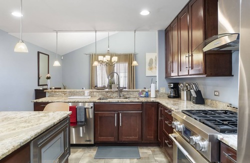 Country Club Hills House | Country Club Hills Rentaln