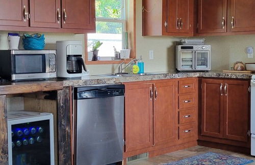 Deadwood House | Country Comfort! Cozy 4-bedroom mobile home in quiet Saint Onge with WiFi, AC!