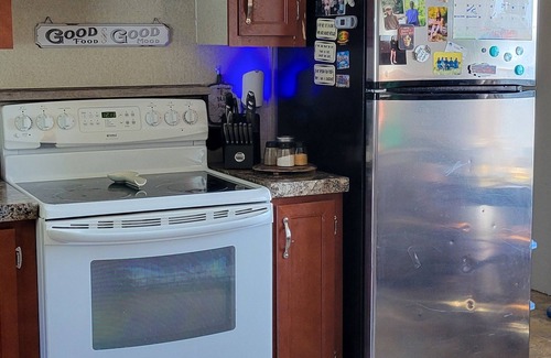 Deadwood House | Country Comfort! Cozy 4-bedroom mobile home in quiet Saint Onge with WiFi, AC!