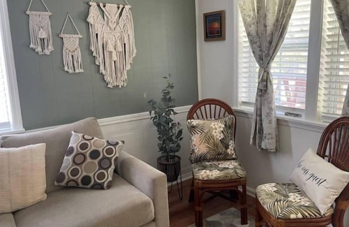 Cartersville House | Country Cottage - Butterfly Crossing