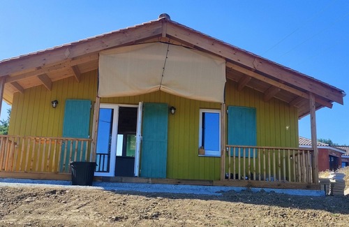 Thenac Ski Chalet | Country cottage in the Dordogne.