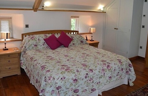 Modbury Cottage | Country Cottage Surrounded By Farmland With Beautiful Views Across South Devon
