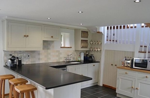 Modbury Cottage | Country Cottage Surrounded By Farmland With Beautiful Views Across South Devon