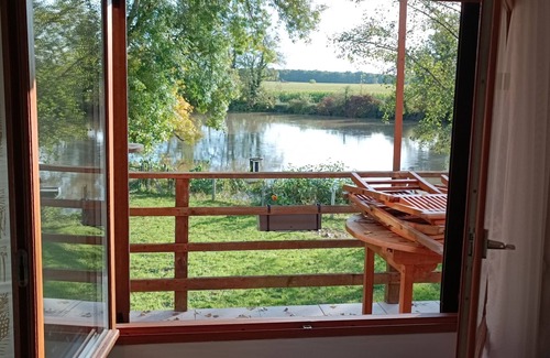 Luche-Pringe Ski Chalet | Country cottage with view and access to the Le Loir, next to the greenway