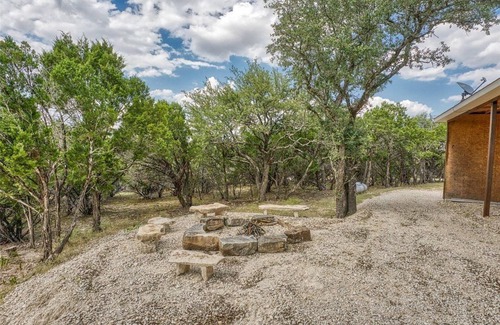 Gatesville Cottage | Country Eclipse Cottage