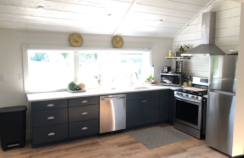 Toledo Other | Country Farmhouse with Private Fishing & Swimming Pond, Walking Trails & Gardens