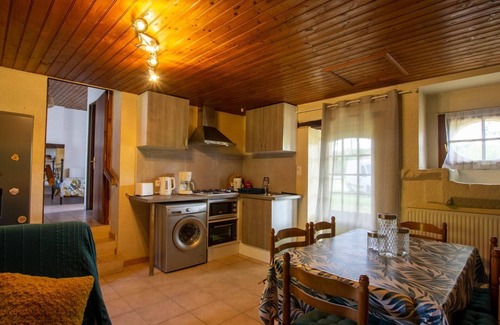 Montferrand-du-Perigord Cottage | Country House with Large Garden, Family Room, and Pet-Friendly in Perigord
