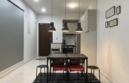 Central District Apartment | Country Garden By Antlerzone