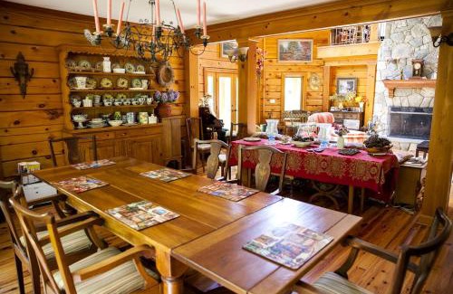 Bedford House | Country Getaway Nestled in Enchanting Westchester County near New York City