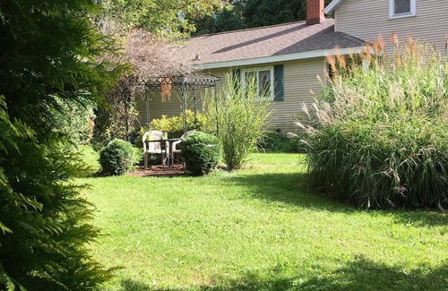 Afton House | Country Guesthouse at Wind Ridge Herb Farm