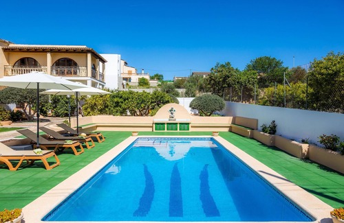 Vilafranca de Bonany Villa | Country House 'Can Munito' with Private Pool, Wi-Fi and Air Conditioning
