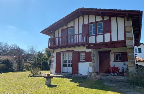 Saint-Pee-sur-Nivelle House | Country house, 6 km from the beach, at the foot of La Rhune.