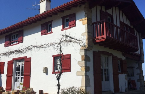 Saint-Pee-sur-Nivelle House | Country house, 6 km from the beach, at the foot of La Rhune.