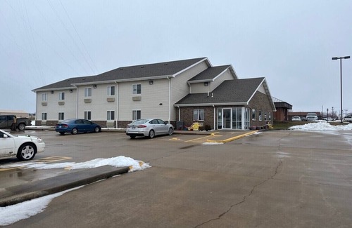 Burlington Hotel | Country Haven Inn