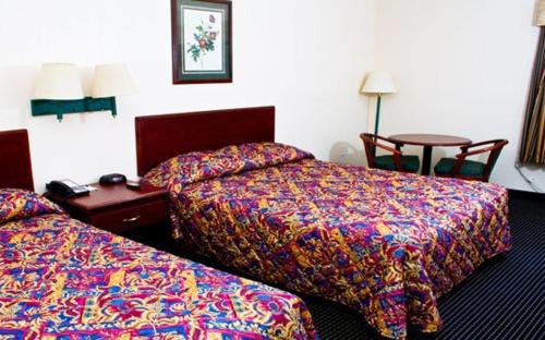 Union City Hotel | Country Hearth Inn-Union City