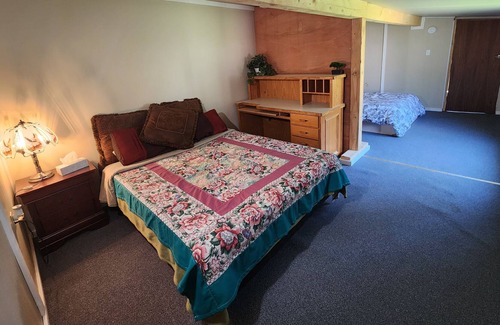 Caroline House | Country home on a secluded farm with walking trails. Horses welcome