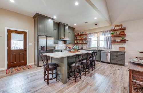 Fredericksburg House | Country Home Near Fredericksburg Fire Pit and Grill