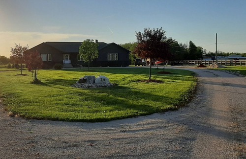 Gonor Station Other | Country home with games room and 5 acres, near Birds Hill Park