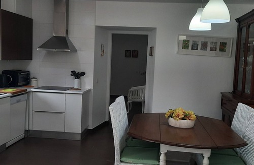 Alcobaca House | Country house 4km from the sea. Enclosed garden. Children's pool. Pets welcome.