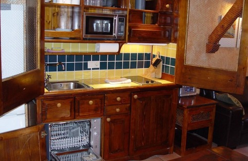 Olmedo Apartment | Country house - 5 people: Charming country house with beautiful views of the garden