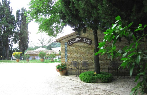 Urbino House | Country House-B & B 2 km from the historic center