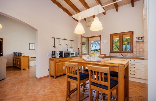 Montuiri Villa | Country House 'Buena Vista' with Mountain View, Wi-Fi and Air Conditioning