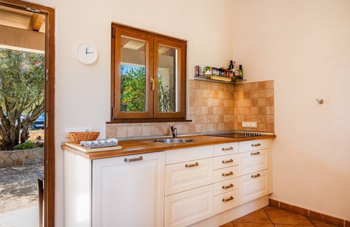 Montuiri Villa | Country House 'Buena Vista' with Mountain View, Wi-Fi and Air Conditioning