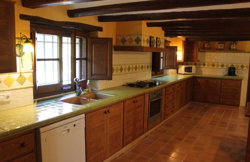 Santa Oliva Villa | Country House 'Cal Forner' with Private Pool, Wi-Fi and Air Conditioning
