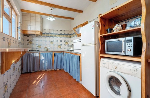 Masdenverge House | Country House 'Can Torres' with Private Terrace, Wi-Fi and Air Conditioning