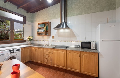 Hermigua House | Country House 'Casa Afortunada' with Sea View, Balcony and Wi-Fi