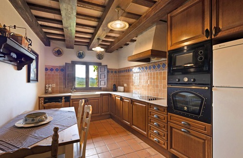 El Bruc House | Country House 'Casa Farigola' with Mountain View, Shared Pool and Wi-Fi