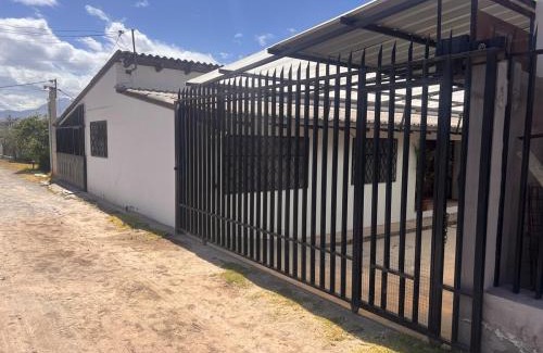 San Antonio de Pichincha House | Country house in the middle of the world