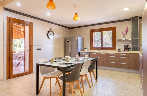Campos Villa | Country House 'Es Figueral' with Mountain View, Wi-Fi and Air Conditioning