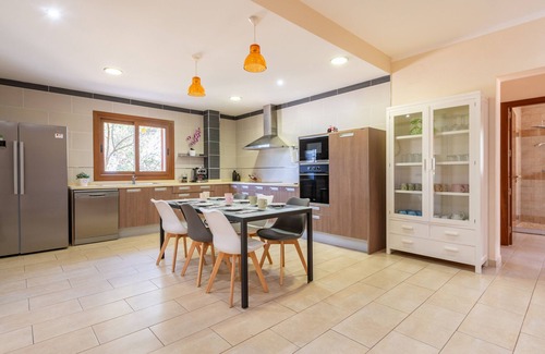 Campos Villa | Country House 'Es Figueral' with Mountain View, Wi-Fi and Air Conditioning