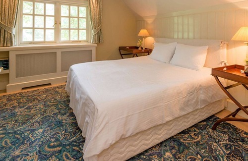 Deurningen Villa | Country house in nature with private bathroom in each room