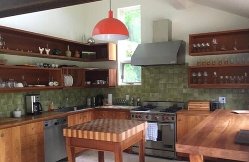 Sutton House | Country House in Sutton