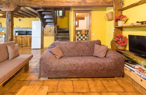 Soba House | Country House 'La Hirriria' with Mountain View, Private Terrace and Private Garden