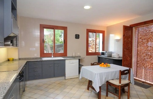 Esporles House | Country House 'Sa Cresta' with Mountain View, Wi-Fi and Air Conditioning