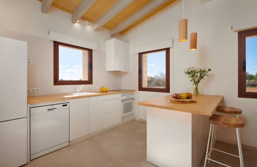 Campos Villa | Country House 'Ses Figueretes' with Mountain Views, Private Pool and Wi-Fi