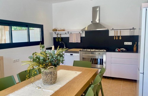 Es Llombards Villa | Country House 'S’Hort - Can Rita' with Private Pool, Wi-Fi and Air Conditioning